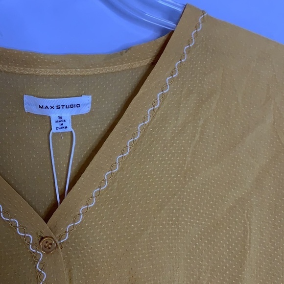 Max Studio Bohemian embroidered Ruffle sleeve front knot shirt new w/tag small - Picture 3 of 5